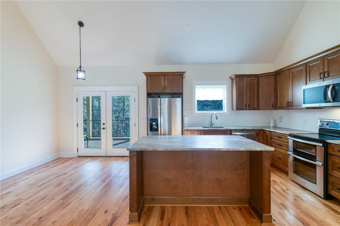 Seneca, South Carolina, 29672, United States, 3 Bedrooms Bedrooms, ,4 BathroomsBathrooms,Residential,Active,1996293