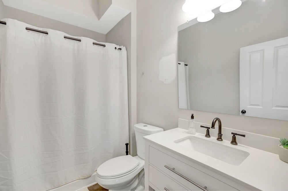 Anderson, South Carolina, 29626, United States, 6 Bedrooms Bedrooms, ,5 BathroomsBathrooms,Residential,Active,2008022