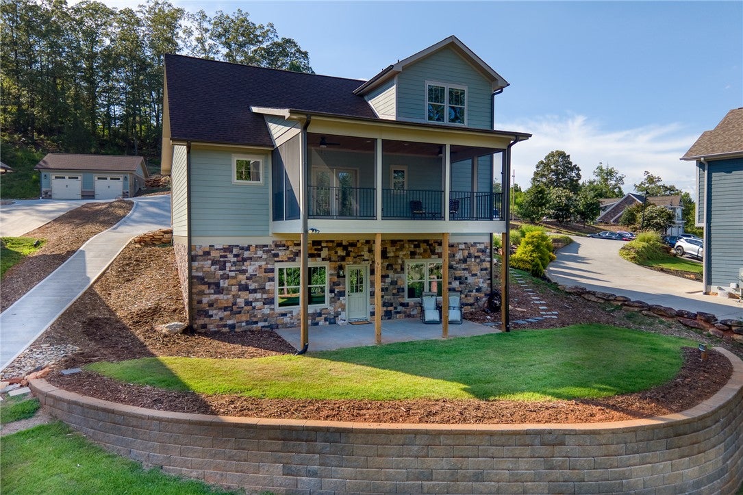 Seneca, South Carolina, 29672, United States, 3 Bedrooms Bedrooms, ,4 BathroomsBathrooms,Residential,Active,1929670