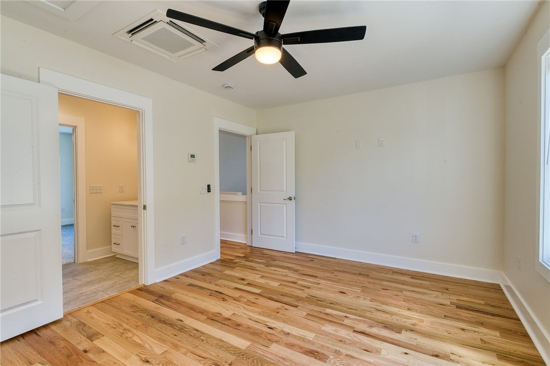 Seneca, South Carolina, 29672, United States, 3 Bedrooms Bedrooms, ,4 BathroomsBathrooms,Residential,Active,1996293