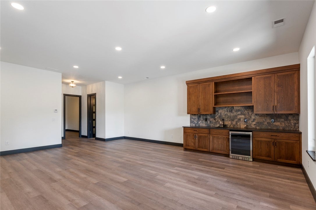 West Union, South Carolina, 29696, United States, 5 Bedrooms Bedrooms, ,7 BathroomsBathrooms,Residential,Active,1996255