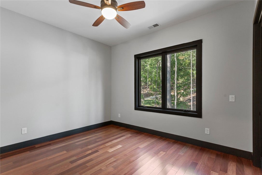 West Union, South Carolina, 29696, United States, 5 Bedrooms Bedrooms, ,7 BathroomsBathrooms,Residential,Active,1996255