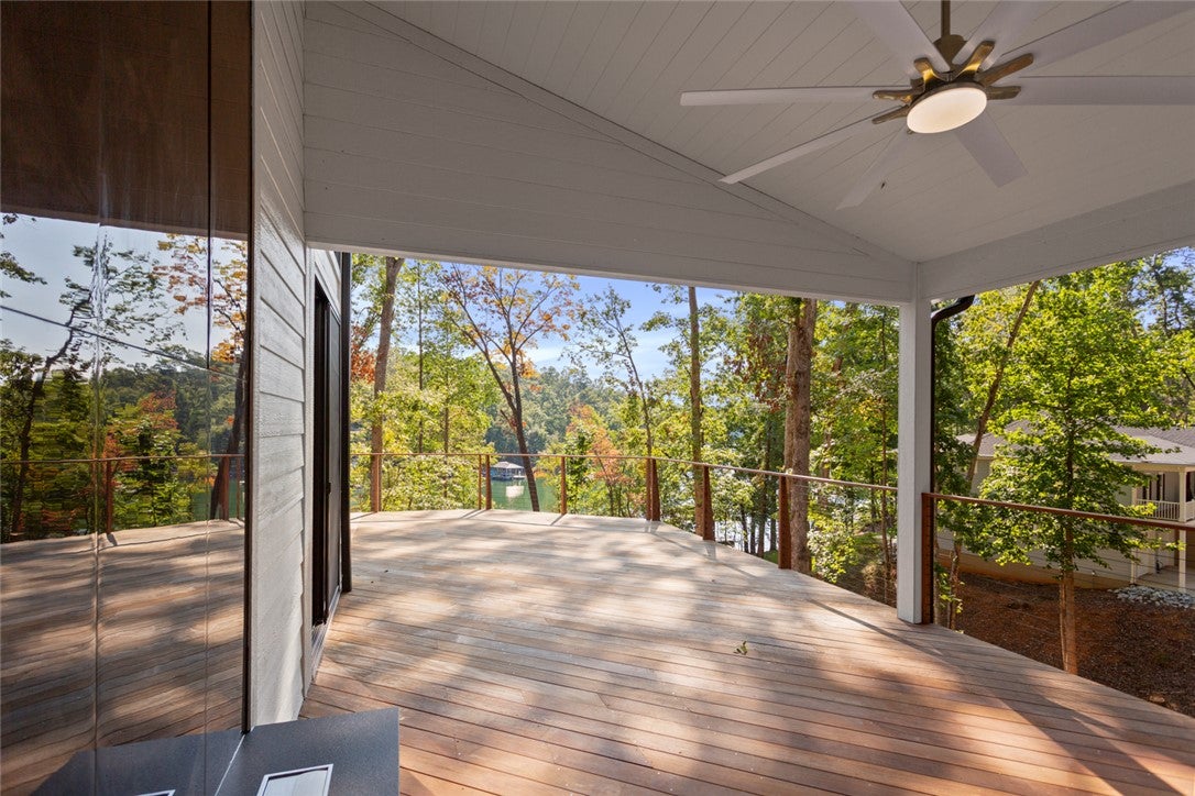 West Union, South Carolina, 29696, United States, 5 Bedrooms Bedrooms, ,7 BathroomsBathrooms,Residential,Active,1996255