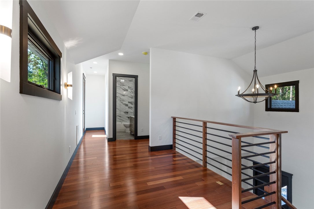 West Union, South Carolina, 29696, United States, 5 Bedrooms Bedrooms, ,7 BathroomsBathrooms,Residential,Active,1996255