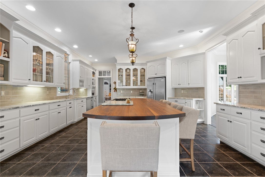 Anderson, South Carolina, 29625, United States, 4 Bedrooms Bedrooms, ,5 BathroomsBathrooms,Residential,Active,1972149