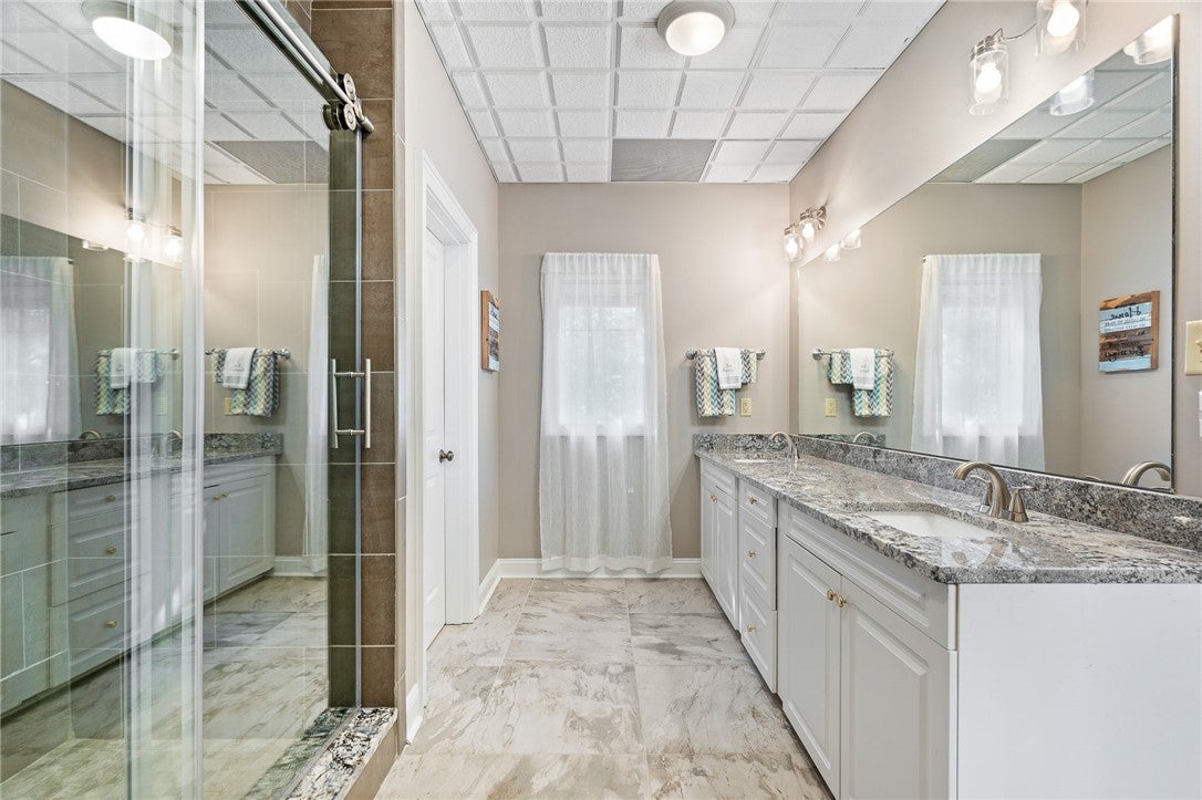 Anderson, South Carolina, 29625, United States, 4 Bedrooms Bedrooms, ,5 BathroomsBathrooms,Residential,Active,1972149