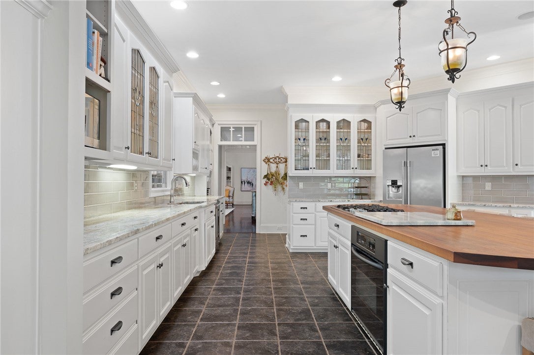 Anderson, South Carolina, 29625, United States, 4 Bedrooms Bedrooms, ,5 BathroomsBathrooms,Residential,Active,1972149