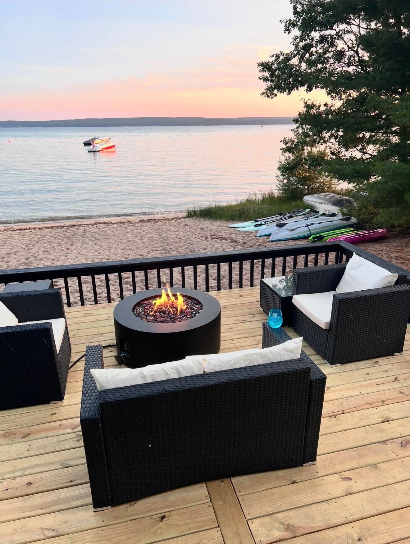 Roscommon, Michigan, 48653, United States, 1 Bedroom Bedrooms, ,1 BathroomBathrooms,Residential,Active,1971024