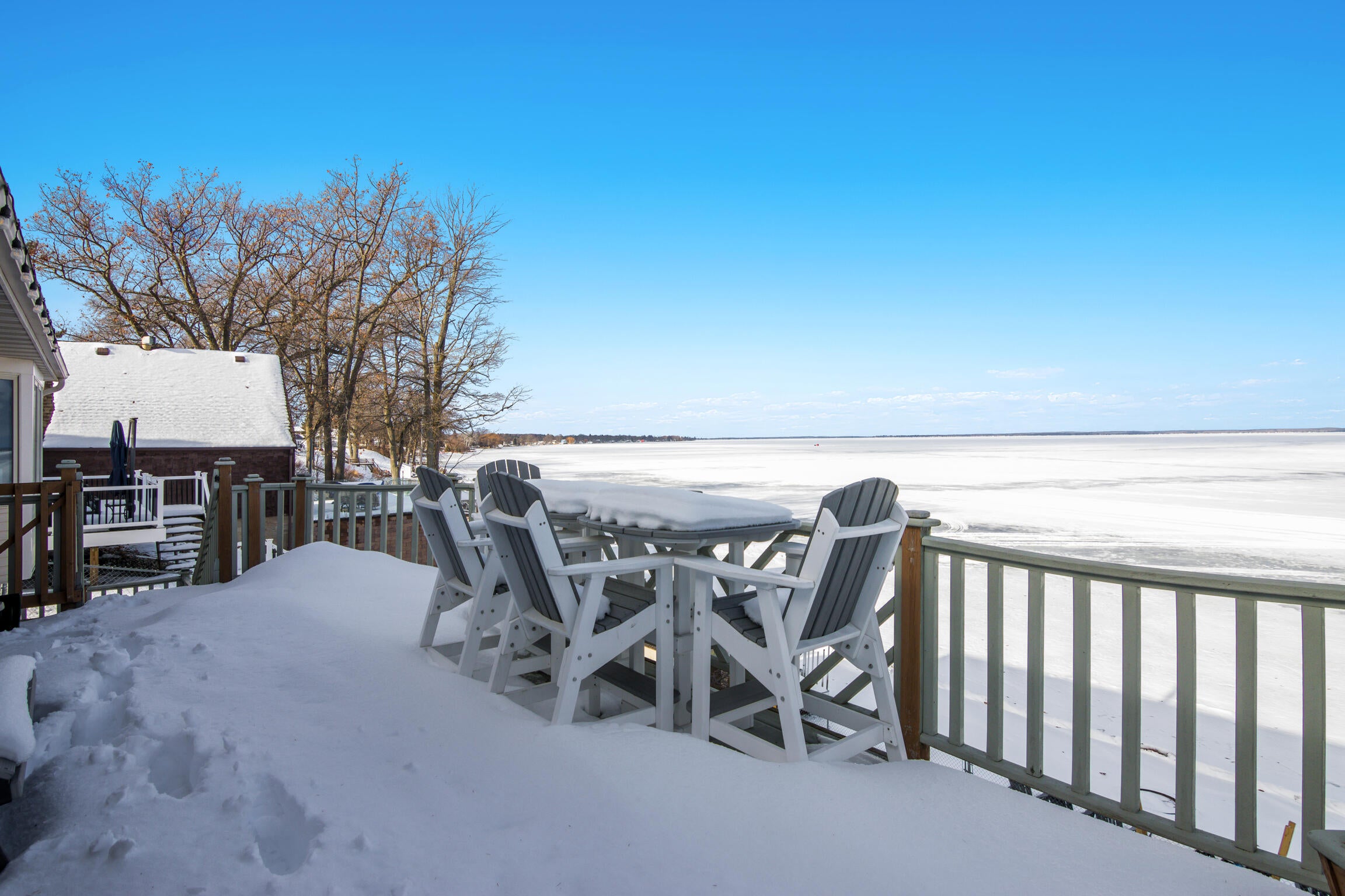 Houghton Lake, Michigan, 48629, United States, 4 Bedrooms Bedrooms, ,3 BathroomsBathrooms,Residential,Active,2007124