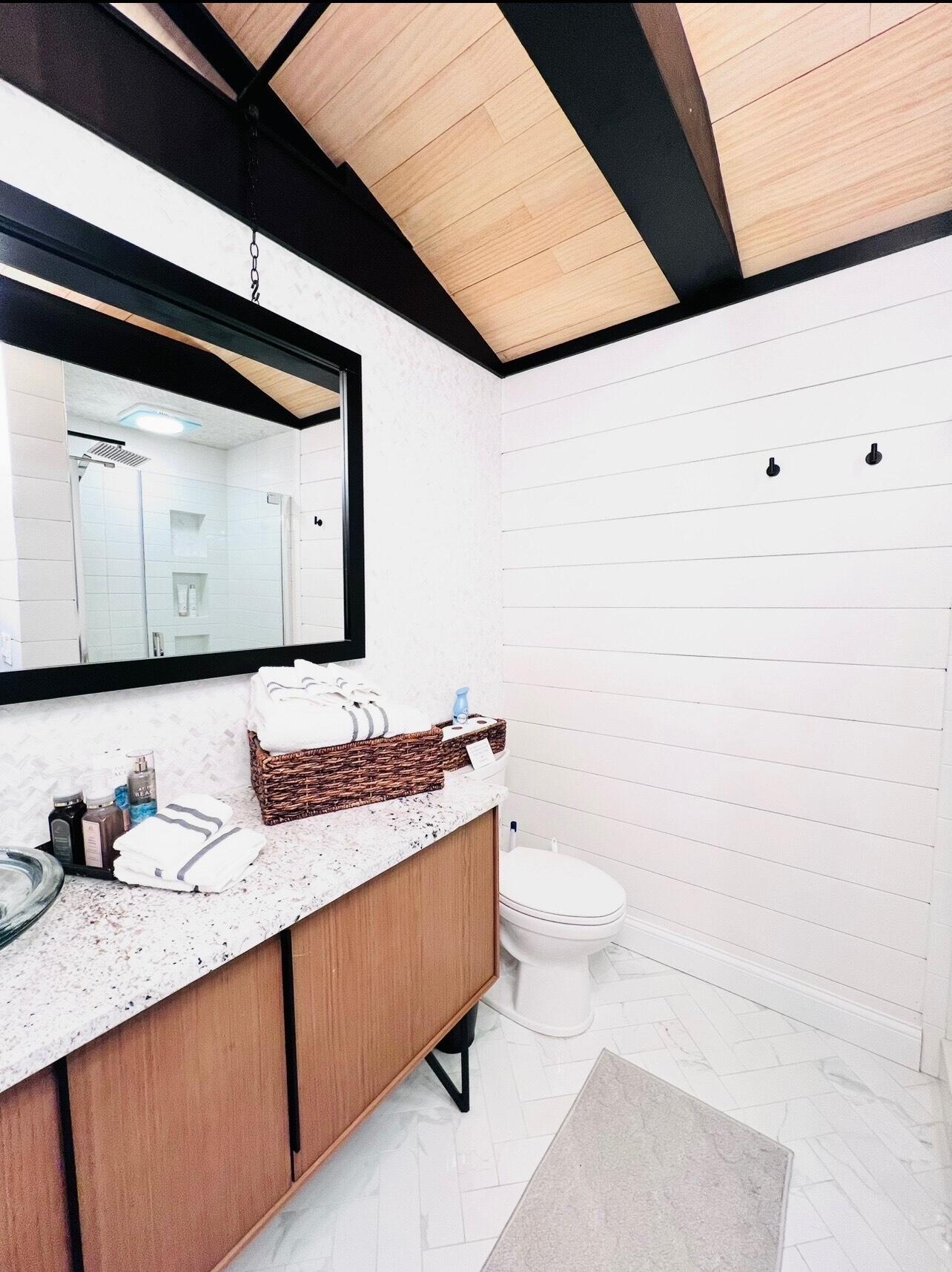 Roscommon, Michigan, 48653, United States, 1 Bedroom Bedrooms, ,1 BathroomBathrooms,Residential,Active,1971024