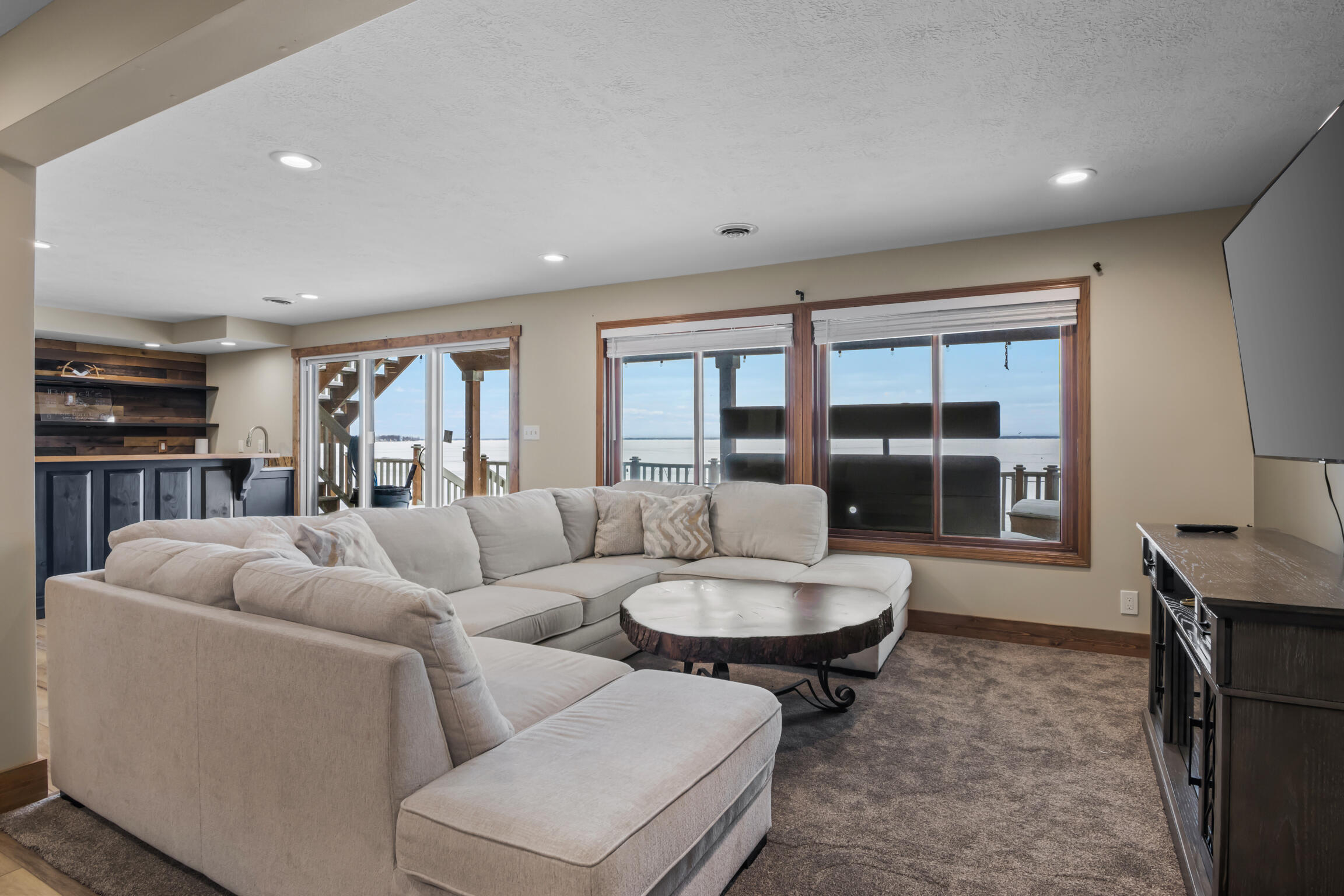 Houghton Lake, Michigan, 48629, United States, 4 Bedrooms Bedrooms, ,3 BathroomsBathrooms,Residential,Active,2007124