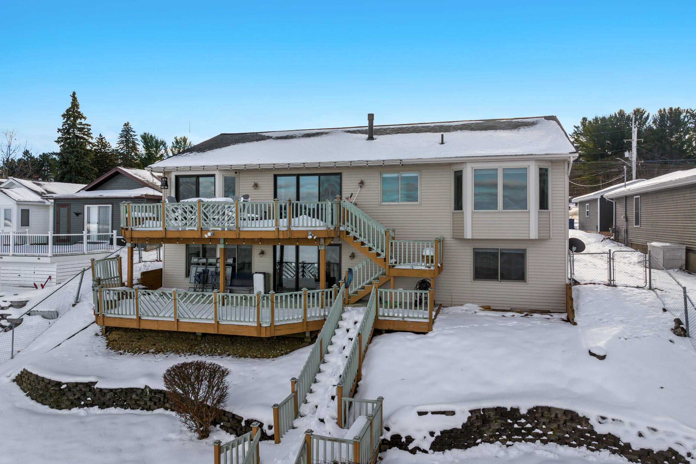 Houghton Lake, Michigan, 48629, United States, 4 Bedrooms Bedrooms, ,3 BathroomsBathrooms,Residential,Active,2007124