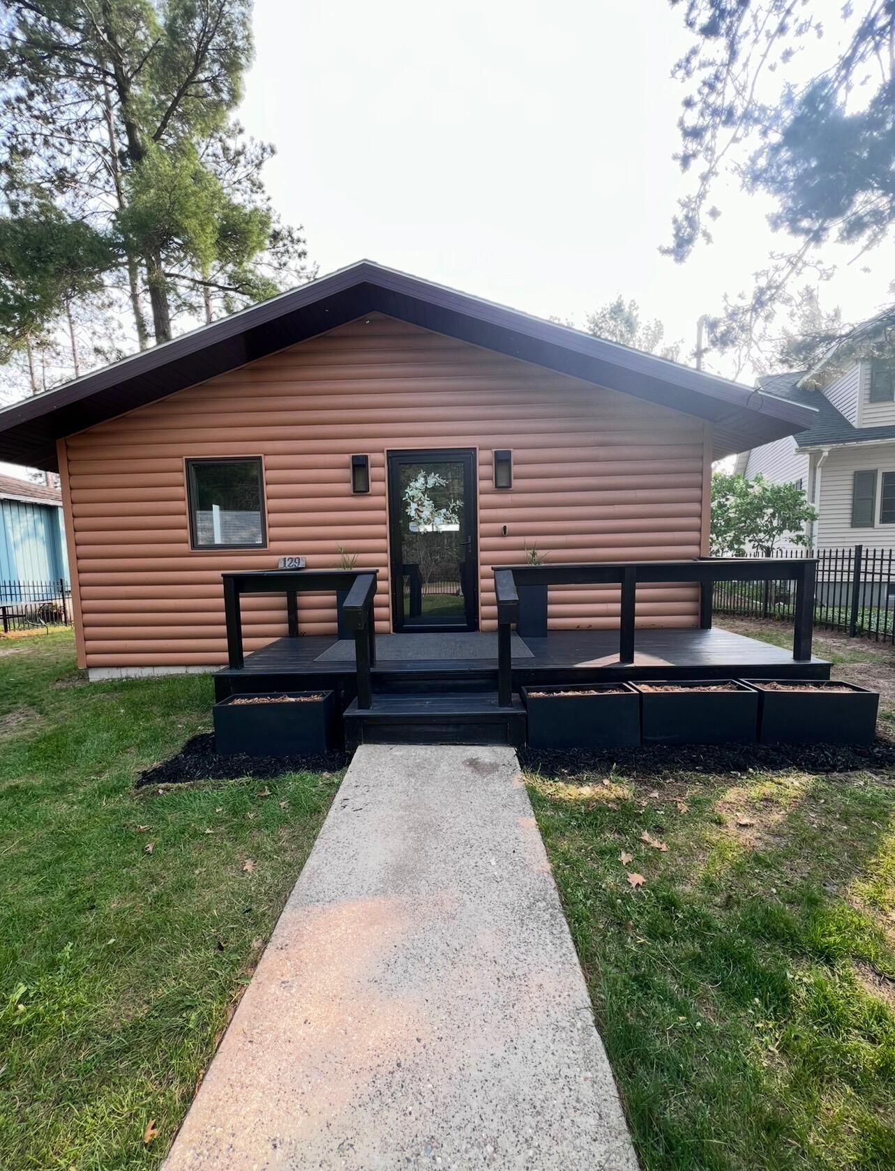 Roscommon, Michigan, 48653, United States, 1 Bedroom Bedrooms, ,1 BathroomBathrooms,Residential,Active,1971024