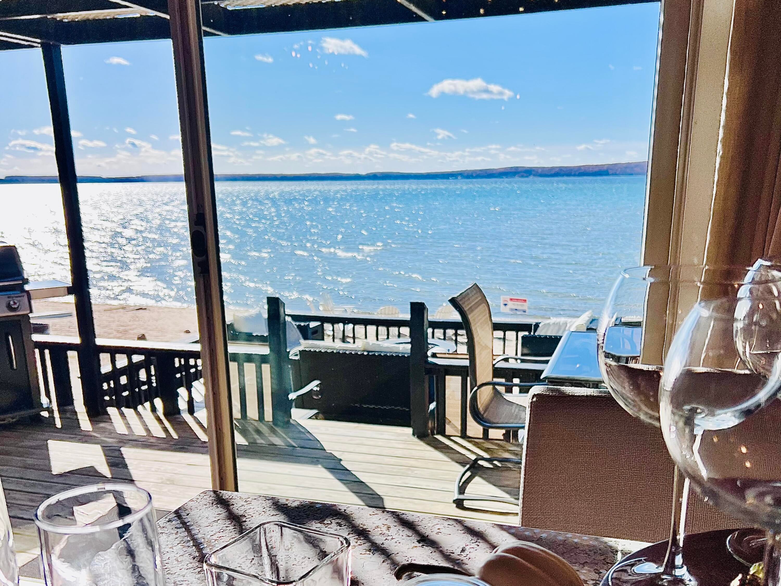 Roscommon, Michigan, 48653, United States, 1 Bedroom Bedrooms, ,1 BathroomBathrooms,Residential,Active,1971024