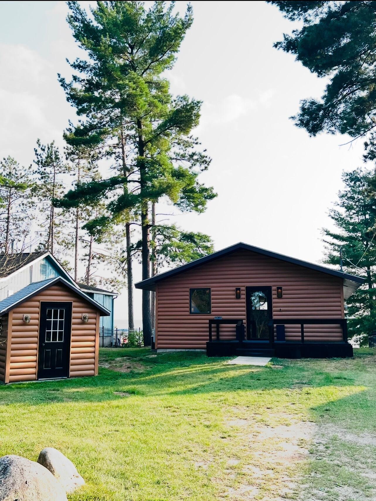 Roscommon, Michigan, 48653, United States, 1 Bedroom Bedrooms, ,1 BathroomBathrooms,Residential,Active,1971024