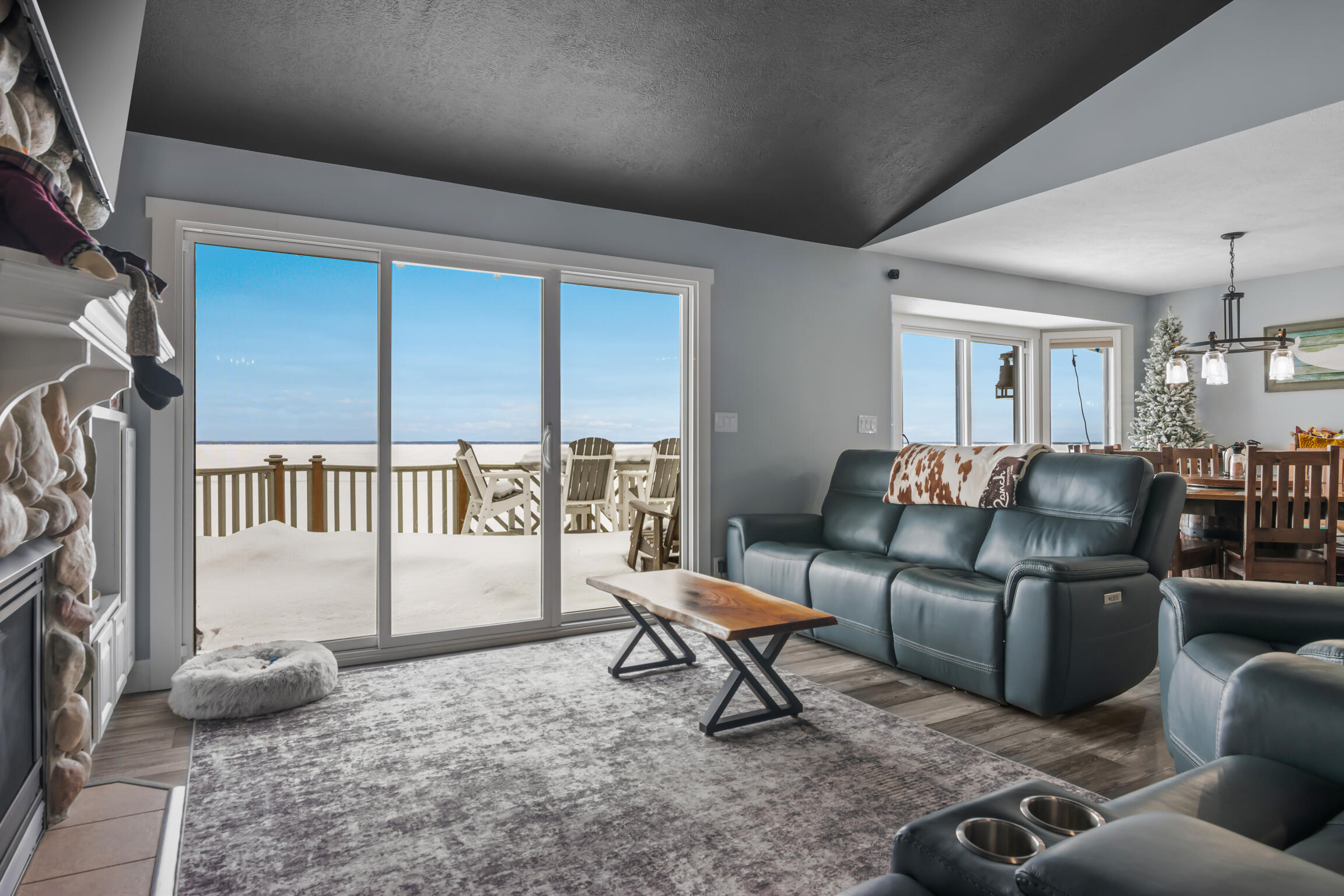 Houghton Lake, Michigan, 48629, United States, 4 Bedrooms Bedrooms, ,3 BathroomsBathrooms,Residential,Active,2007124