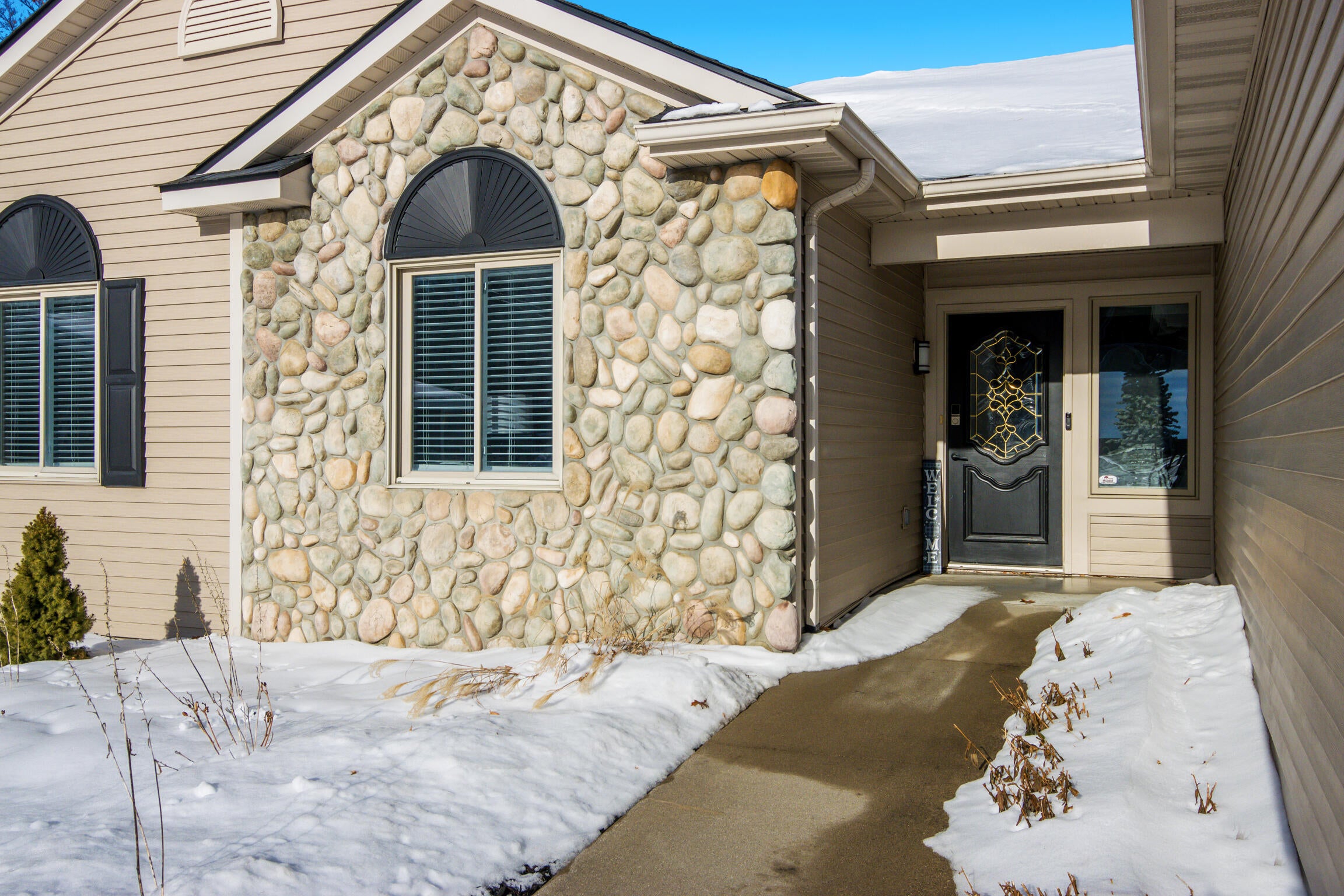 Houghton Lake, Michigan, 48629, United States, 4 Bedrooms Bedrooms, ,3 BathroomsBathrooms,Residential,Active,2007124