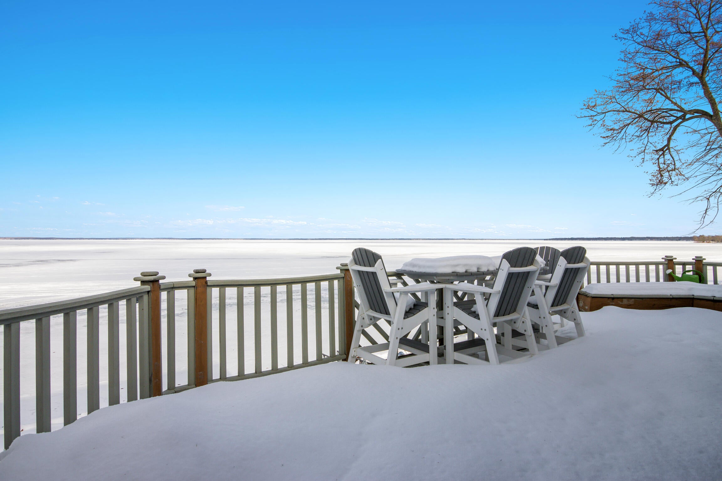 Houghton Lake, Michigan, 48629, United States, 4 Bedrooms Bedrooms, ,3 BathroomsBathrooms,Residential,Active,2007124