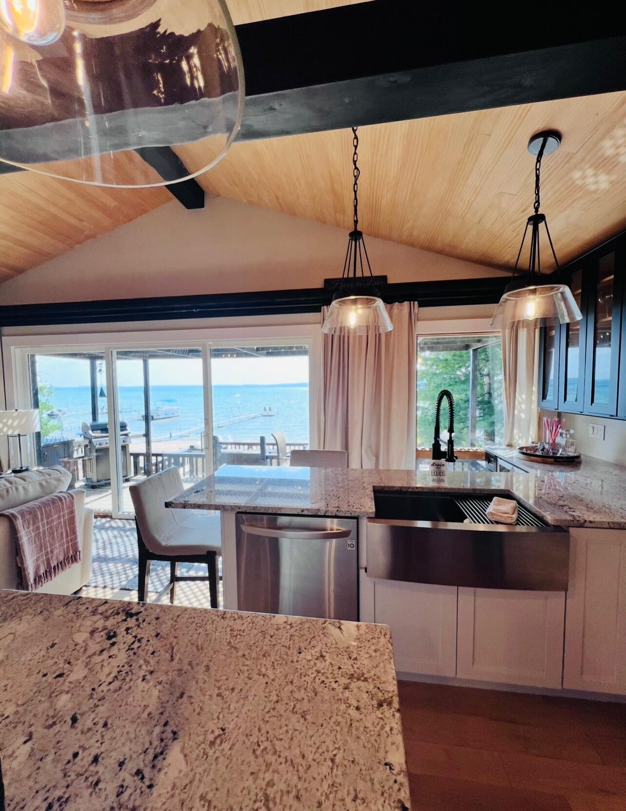 Roscommon, Michigan, 48653, United States, 1 Bedroom Bedrooms, ,1 BathroomBathrooms,Residential,Active,1971024